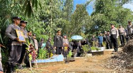 prosesi pemakaman BRIPTU Refki Febrian