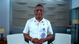 Juru Bicara LPP RRI Yonas Markus Tuhuleruw saat memberikan keterangan pers terkait kondisi RRI, Senin (10/2/2025) (Foto: RRI/Tinus Ohoira)