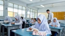 Ilustrasi Sekolah Madrasah Foto Getti 