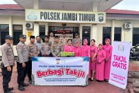 Kapolsek dan Bhayangkari Jambi Timur Pererat Silaturahmi dengan Masyarakat 
