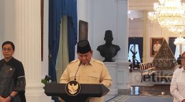 Presiden Prabowo Subianto mengumumkan pencairan tunjangan hari raya (THR)