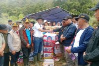 Pemkot Sungai Penuh menyalurkan logistik  untuk Relawan dan Masyarakat Yang ikut Dalam Pencarian Wira 