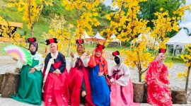 Pengunjung Jembatan Emas Kota Sungai Penuh 