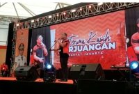 Anggota DPRD DKI Jakarta dari Fraksi PDIP Brando Susanto meninggal dunia usai jatuh tak sadarkan diri saat memberikan sambutan di acara halalbihalal.(Foto Detik.com)