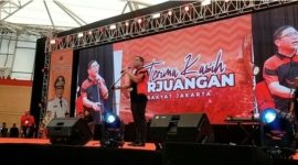 Anggota DPRD DKI Jakarta dari Fraksi PDIP Brando Susanto meninggal dunia usai jatuh tak sadarkan diri saat memberikan sambutan di acara halalbihalal.(Foto Detik.com)