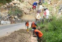 Perbaikan Drainase dan Jalan Longsor oleh PUPR  Kota Sungai Penuh 