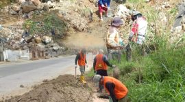 Perbaikan Drainase dan Jalan Longsor oleh PUPR  Kota Sungai Penuh 