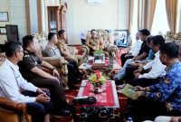 Pertemuan yang berlangsung di ruang kerja Walikota Sungai Penuh kordinasi pemulihan listrik 