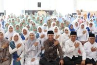 Walikota Sungai Penuh Bersama Ibu BKMT Kota Sungai Penuh 