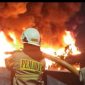 Kebakaran hebat terjadi di Pabrik Karet PTLubuk Begalung, Kota Padang(foto Detik.com)
