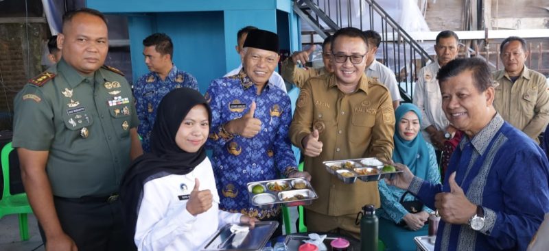 Walikota Sungai Penuh, Alfin SH, membuka  program  Badan Gizi Nasional Republik Indonesia.di lokasi Dapur SPPG BGN .
