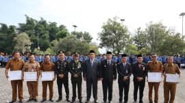 Momen  Harkitnas Pemkot Sungai Penuh Apresiasi lima Desa Inspiratif di Halaman Kantor Walikota Sungai Penuh 