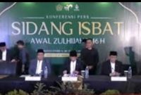 Menteri Agama Nasarudin Umar menyampaikan hasil Sidang Isbat penetapan 1 Dzulhijjah 1446 H di Auditorium HM Rasjidi, Kemenag RI, Jakarta, Selasa (27/5/2025).
Sumber: Kemenag RI