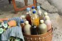 ilustrasi Mbah Vano meracik dan menjual jamu di Sungai Penuh.