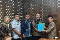 Kadis Pendidikan Dampingi Walikota Sungai Penuh, Alfin SH,  menemui langsung Wakil Menteri Pendidikan Dasar dan Menengah RI, Prof. Atip Latipulhayat, S.H., LL.M., Ph.D,