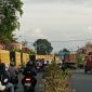 Suasana macet di SPBU Kumun Kota Sungai penuh 