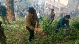 Walikota Sungai penuh Alfin SH dan Wakil WaliKota Azhar Hamzah Ikut Gotong Royong Bersama Di Taman Bunga Puti Senang 