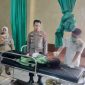 Polres Kerinci saat membawa korban kecelakaan kerumah sakit Senin (30/6/2025).


