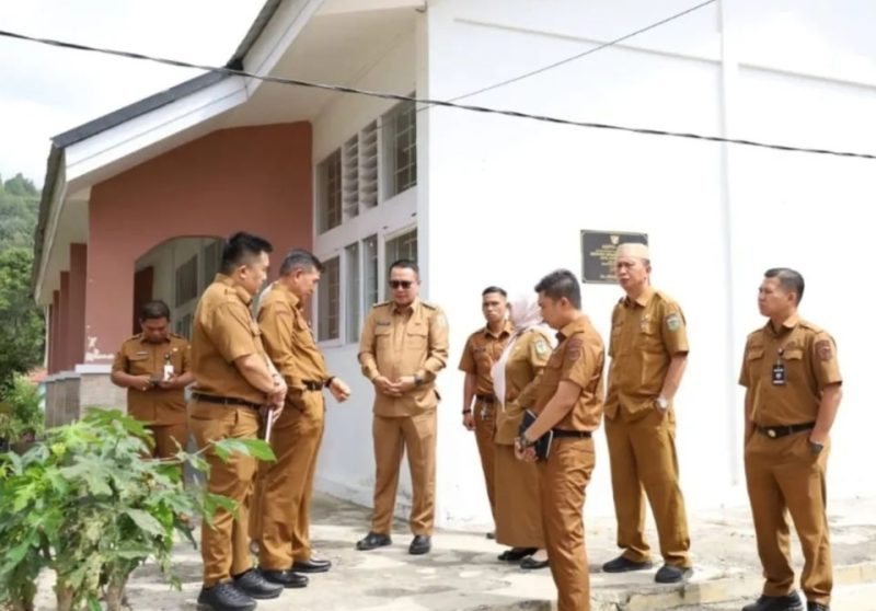 Walikota Alfin, SH Sidak ke Dinas Pendidikan Kota Sungai penuh.