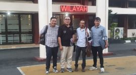 Kuasa hukum terdakwa saat menyampaikan argumentasi hukum yang mematahkan keterangan dua ahli dari Jaksa Penuntut Umum dalam sidang korupsi proyek Stadion Mini Sungai Bungkal.
