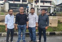 Tim kuasa hukum terdakwa menghadiri sidang lanjutan kasus Tipikor stadion mini Sungai Bungkal di Pengadilan Tipikor, Senin (23/6/2025).