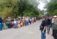 Warga Desa Pulau Pandan  Tanjung Merindu menolak PLTA ,yang berdampak buruk terhadap lingkungan ( Foto Heru )


