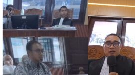 Majelis hakim saat mendengarkan keterangan ahli dari BPKP dalam sidang lanjutan kasus korupsi proyek Stadion Mini Sungai Bungkal, di Pengadilan Tipikor Sungai Penuh.
