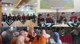 Wako Alfin saat menghadiri rapat dan upgrading dosen STKIP Muhammadiyah di Aula Nyai Walidah, Kamis (10/7).
Foto: Humas Pemkot Sungai Penuh