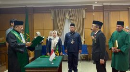 Ketua PA Muara Bulian, Dr. M. Yusuf, melantik Noprizal sebagai Panitera PA Kelas I B, Rabu (23/07).
