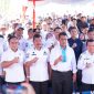 Bupati Kerinci Monadi menyampaikan sambutan di hadapan Menteri Pertanian RI dan Gubernur Jambi dalam kunjungan kerja di Sitinjau Laut.
