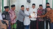 Wali Kota Sungai Penuh Alfin SH menyampaikan sambutan saat Safari Jumat di Masjid Baitul Gafur, Desa Pinggir Air