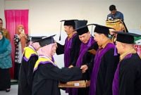 Bupati Kerinci Monadi saat menghadiri Wisuda Perdana Sekolah Lansia Tangguh S1 Permata Bunda di Desa Koto Agung, Kecamatan Keliling Danau, Selasa (29/7/2025).