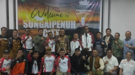 Walikota Sungai Penuh Alfin, SH didampingi Sekda Alpian, SE., MM menyambut kedatangan rider CRF Rally dari berbagai daerah dan mancanegara, Rabu (30/7/2025).