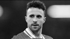 Diogo Jota, striker Liverpool, dalam potret hitam putih sebelum kepergiannya.(Foto google)
