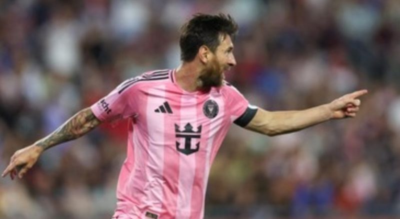 Lionel Messi merayakan gol ke gawang New England Revolution dalam pertandingan MLS bersama Inter Miami ( Google)

