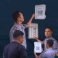 Pemasangan STEREK QR Code oleh Kepala KPR dan tim, mendukung sistem monitoring keamanan berbasis teknologi di Rutan Sungai Penuh.(Foto  Rutan Sungai Penuh)

