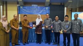 Sekda Alpian bersama peserta Studi Lapangan PKA X di Aula Kantor Wali Kota Sungai Penuh, Selasa (15/7/2025).