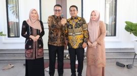 Walikota Alfin Sambut Kunjungan Silaturahmi Walikota Solok ( Foto Humas Pemkot)