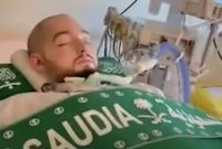 Pangeran Al-Waleed bin Khaled bin Talal Al Saud saat masih dirawat di King Abdulaziz Medical City, Riyadh. Ia wafat setelah 20 tahun koma.