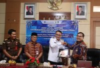 Wali Kota Sungai Penuh, Alfin SH, memimpin High Level Meeting TPID Semester II Tahun 2025 di Ruang Pola Kantor Wali Kota, Rabu (30/7).
