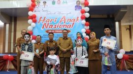 Walikota Sungai Penuh Alfin bersama Bunda PAUD Sri Kartini Alfin membuka peringatan Hari Anak Nasional ke-41 di Kota Sungai Penuh, Selasa (5/8).