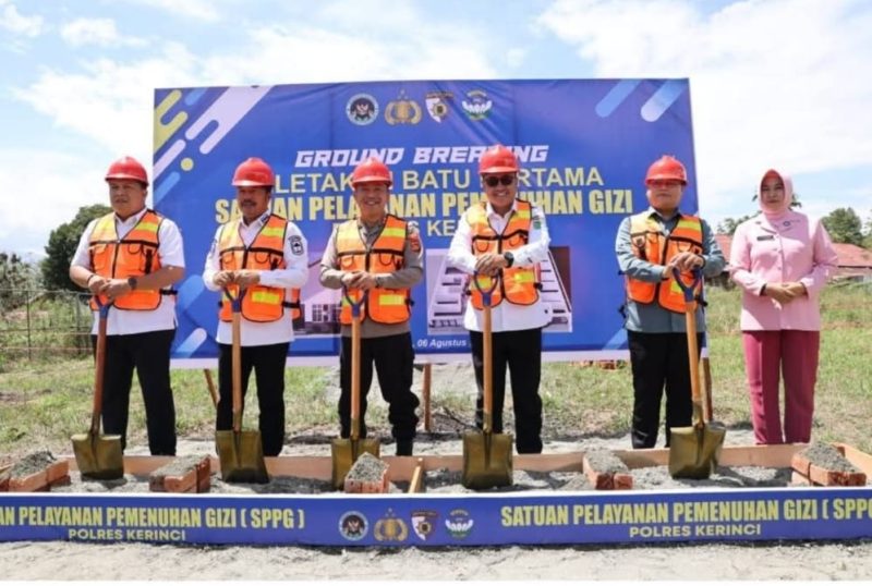 Wako Sungai Penuh Alfin SH menghadiri ground breaking pembangunan SPPG Polres Kerinci, Rabu (6/8).