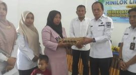 Wawako Sungai Penuh, Azhar Hamzah, membuka Minilok Lintas Sektor Pencegahan Stunting di Kecamatan Tanah Kampung, Rabu (6/8)
