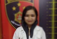 Perempuan terduga pelaku kasus penipuan dan penggelapan ( Foto Polres Kerinci)