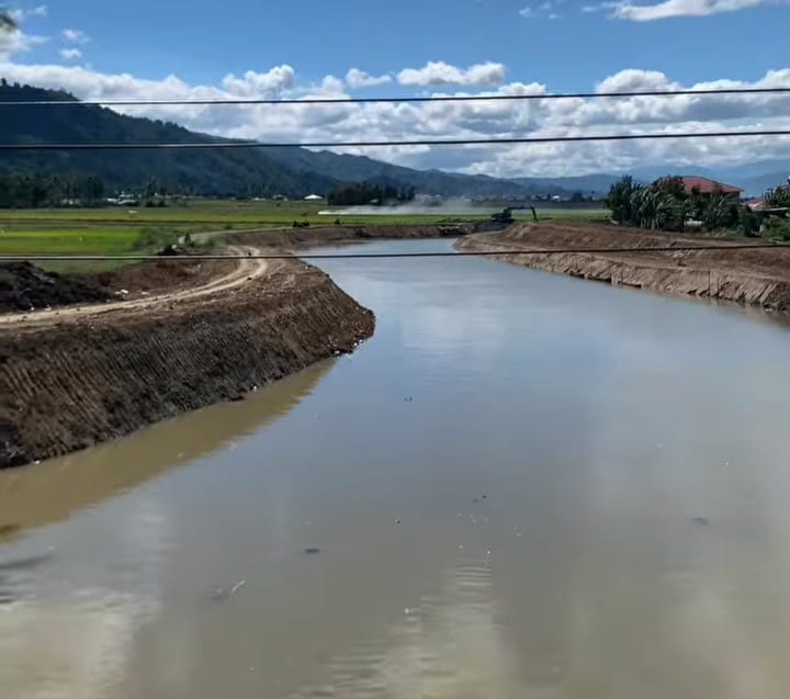 Sungai Batang Merao sekarang tampak lebih bersih dan lancar setelah normalisasi Wako Alfin.
