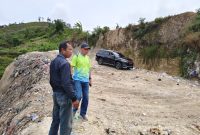 Wakil Walikota Sungai Penuh, Azhar Hamzah, meninjau langsung Tempat Pembuangan Sampah di RPT.
