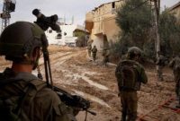 Tentara Israel berada di jalur Gaza (Foto Reuters)