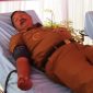 Bupati Kerinci, Monadi, ikut menyumbangkan darah saat kegiatan donor darah di Kejaksaan Negeri Sungai Penuh, Selasa (26/8/2025).