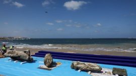 Sejumlah artefak kuno berusia ribuan tahun ditemukan di dasar laut, di lepas pantai Alexandria, Mesir pada 22 Agustus 2025.( Foto Reuters)