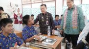 Al Haris dampingi Wamen PAN-RB tinjau Program Makan Bergizi Gratis di SMAN 10 Kota Jambi